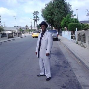 Meet your Posher, Gregory